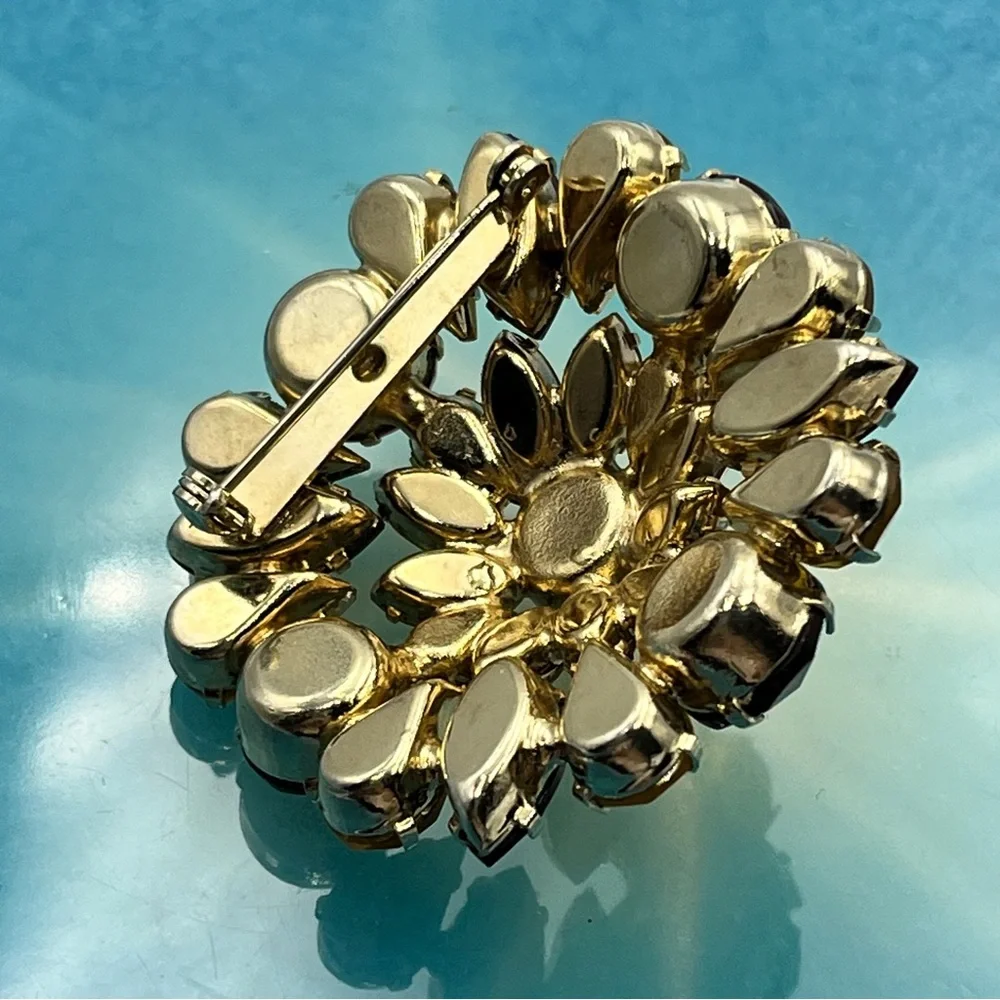 Vintage glass 1960s glass Juliana inspired style Brooch